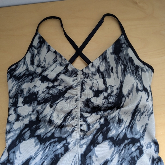 2/35$ Lululemon Open Your Heart Tank Size 4 Tan And Black Color W1967S - Picture 8 of 14